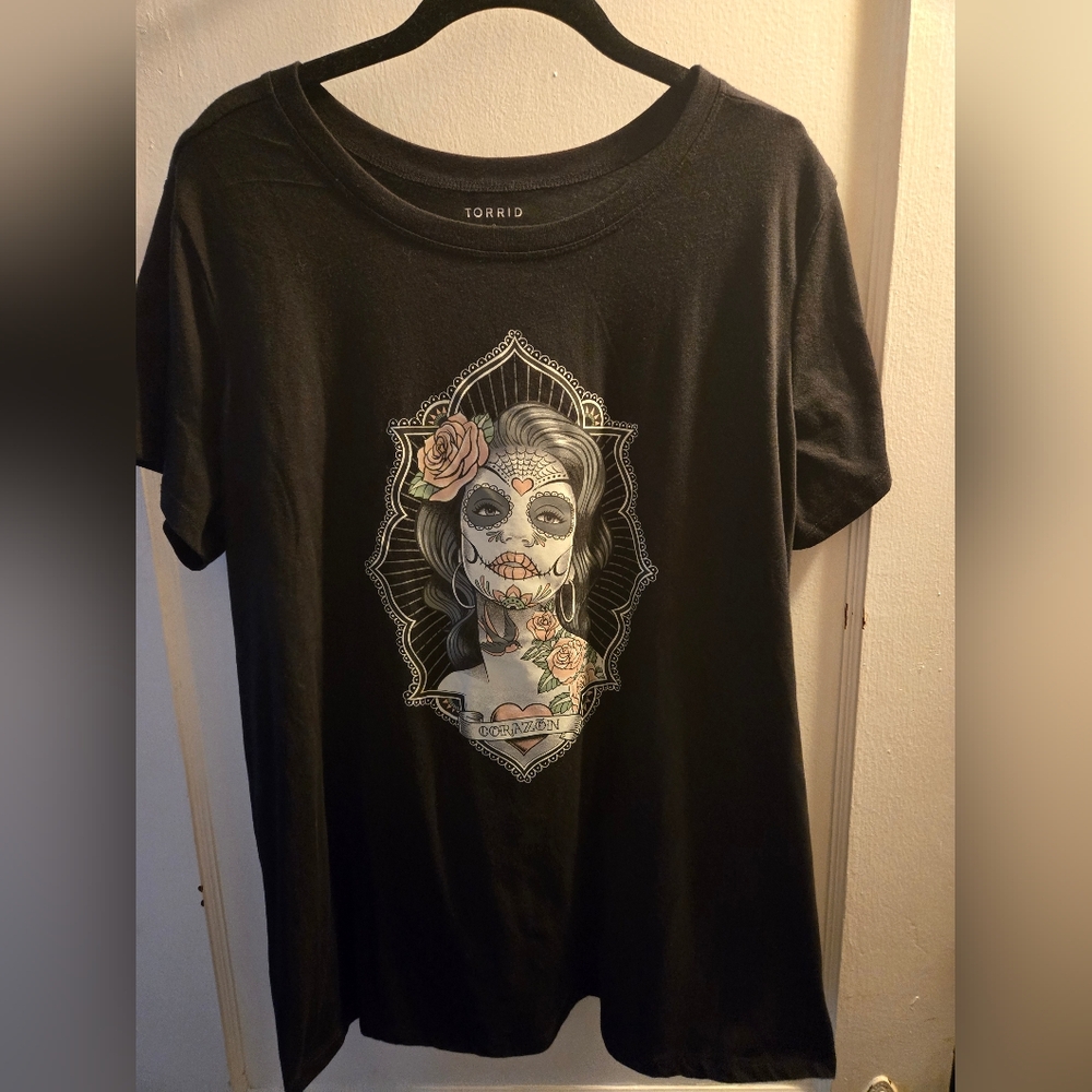 Torrid Black Tee with Sugar Skull and Floral Design Slim Fit 2